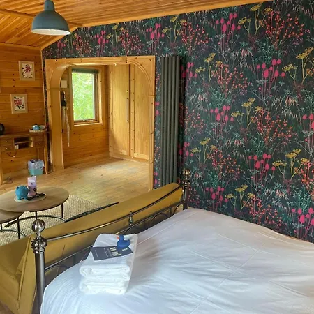 Roma Log Cabin, Whinstone View Lodge